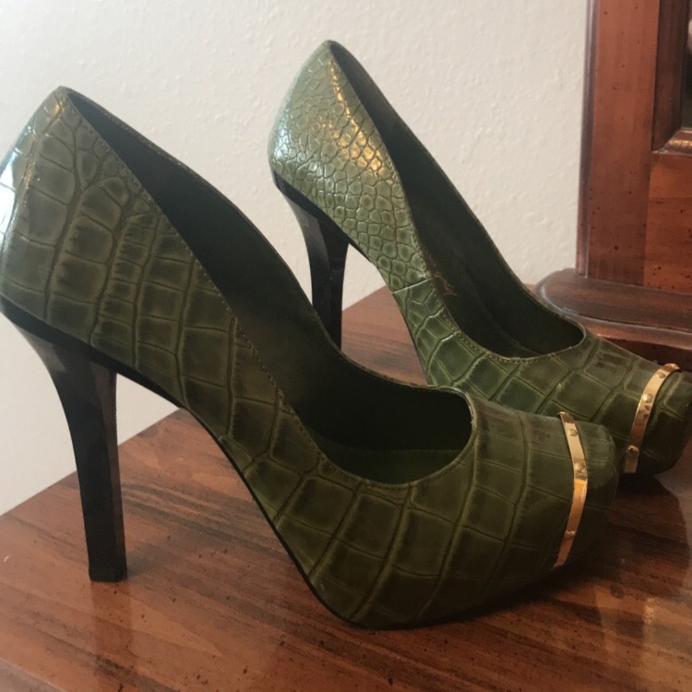 Olive green Christian Siriano stilettos size 9